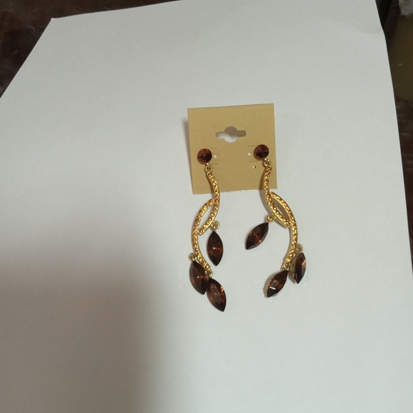 Diamond Cut Amber Pierce Earrings in Gold Settings Hanging 2" long - Picture 5 of 5